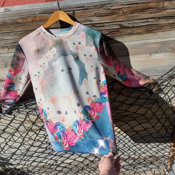 🧁 Galaxy kitten shirt - Picture 3 of 3